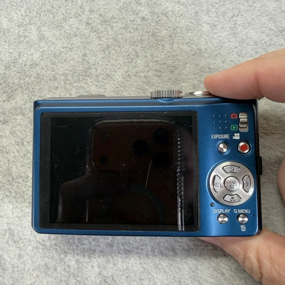Panasonic LUMIX DMC-ZS7 12.1MP Untested Missing Battery Door